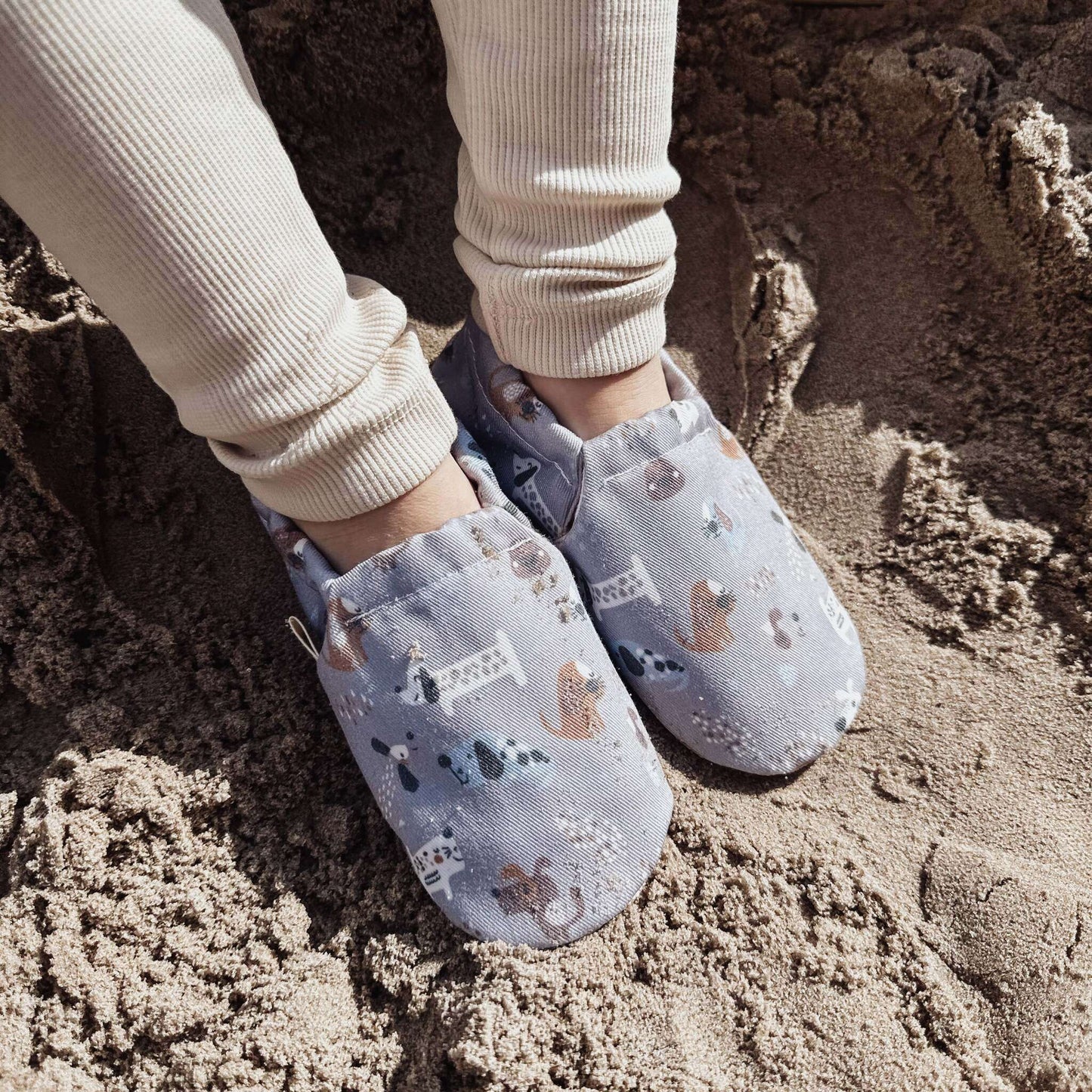 Cosy Roots Vegan Shoes Crazy Dogs – Seitenansicht