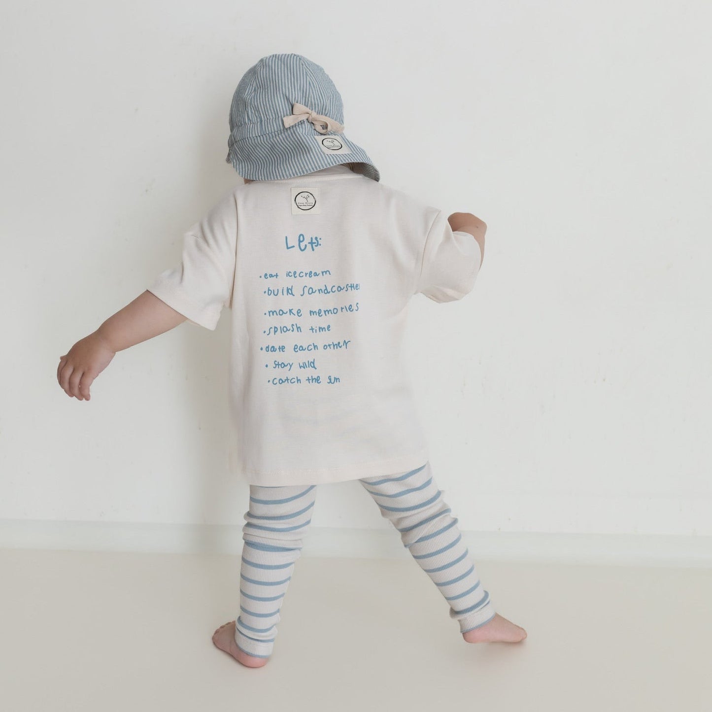 Vanessa_Boesh X Cosy Roots Summer Bucket List Shirt – Bio-Baumwolle Oversize Kinder-Shirt