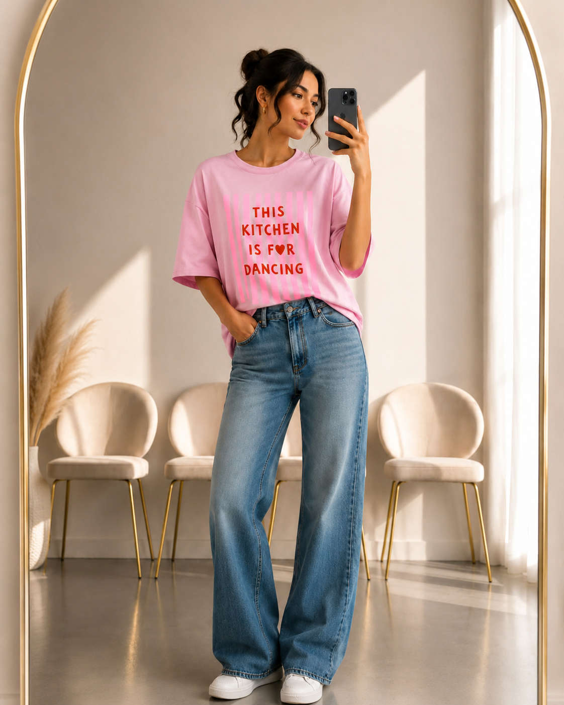 T-shirt This Kitchen is for Dancing rosa