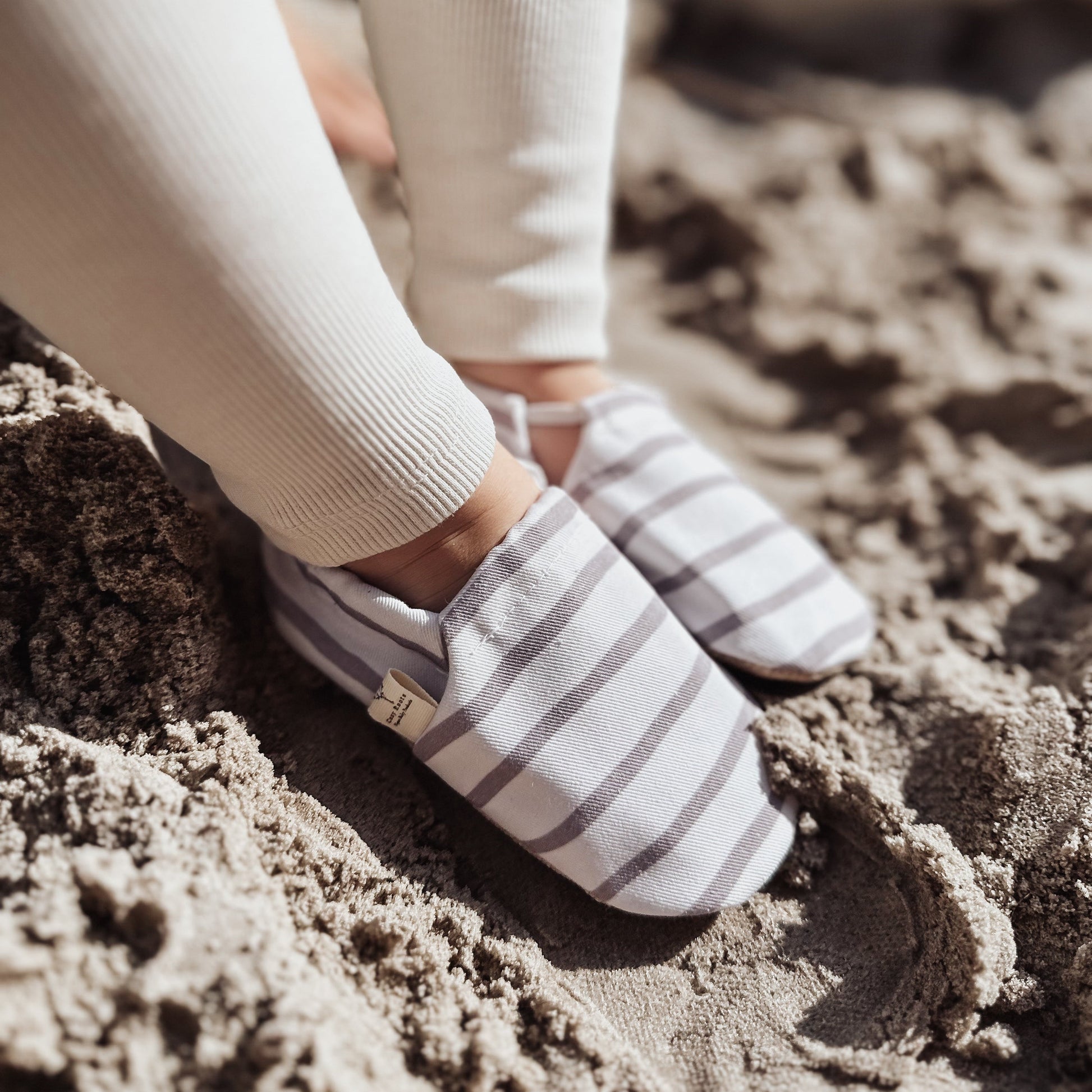 Cosy Roots Vegan Shoes Caramel Striped – Seitenansicht
