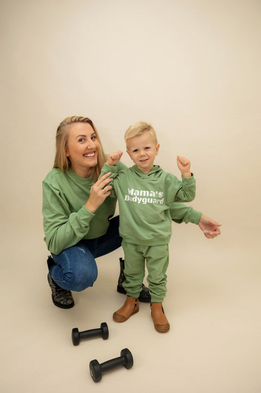 "Mama‘s Bodyguard" Sportanzug olive