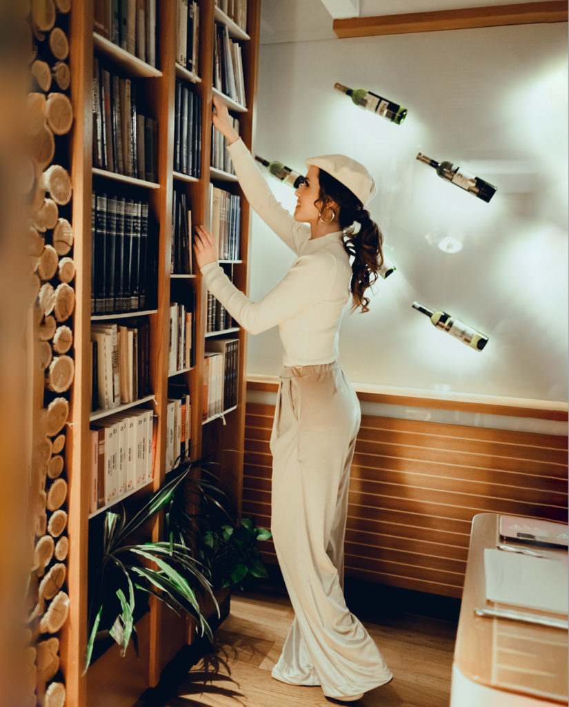 MYMAR Design Mode - Hochgeschnittene Samthose Gold